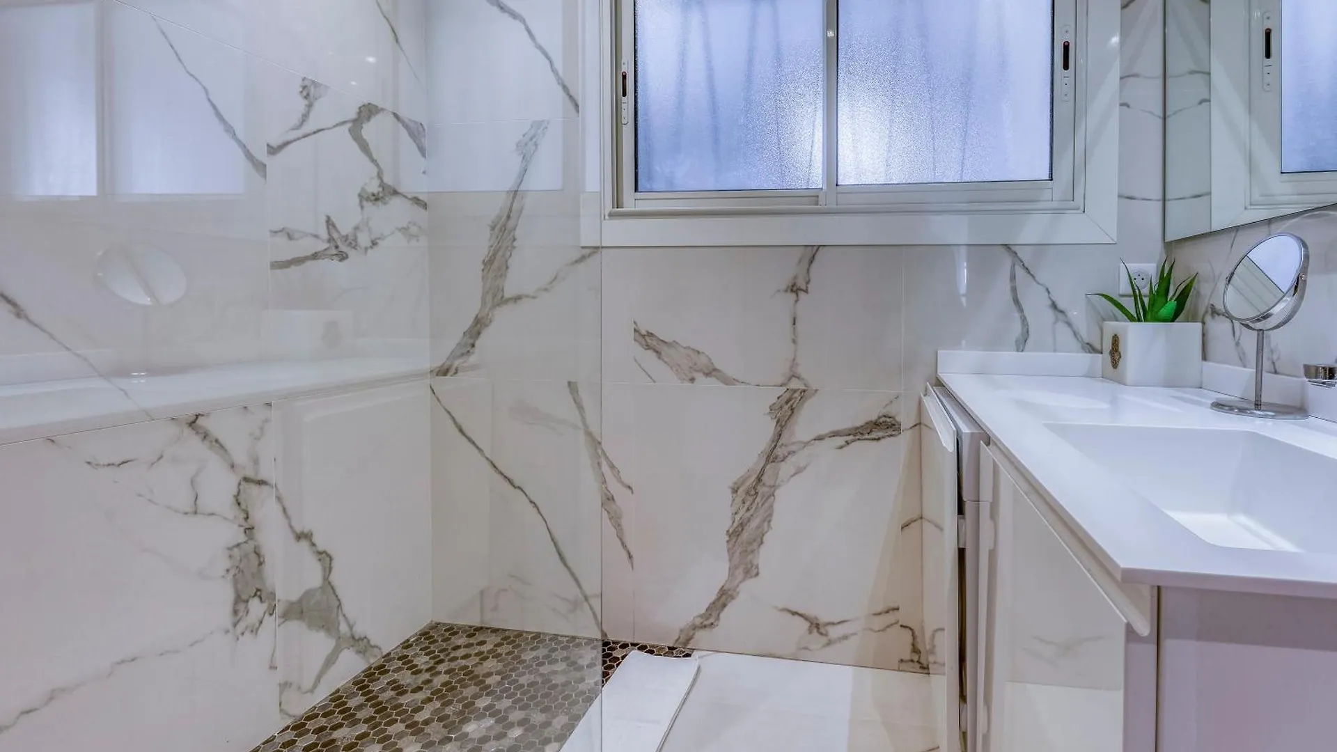 Apartment Cannes Le Versailles Standing Presta